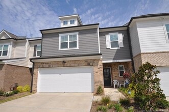 Building Photo - 1004 Pyrenees Way
