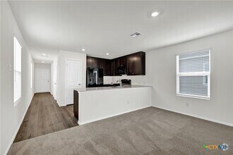Building Photo - 231 Gabbro Gdns