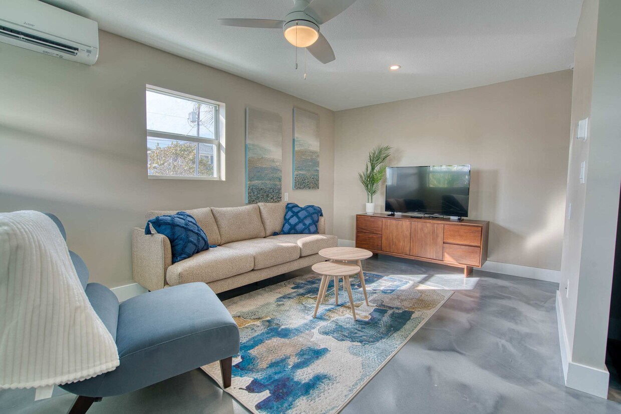 Foto principal - 126 Mango St