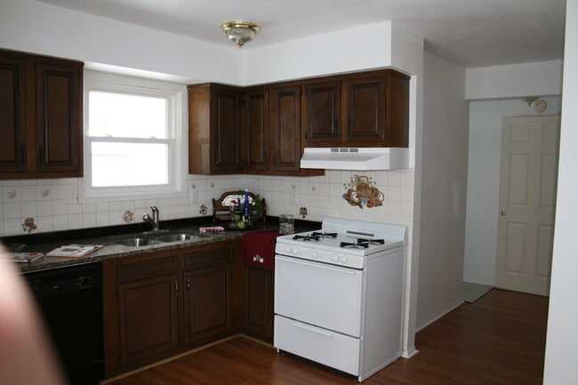 Building Photo - 11455 W Forest Home Ave