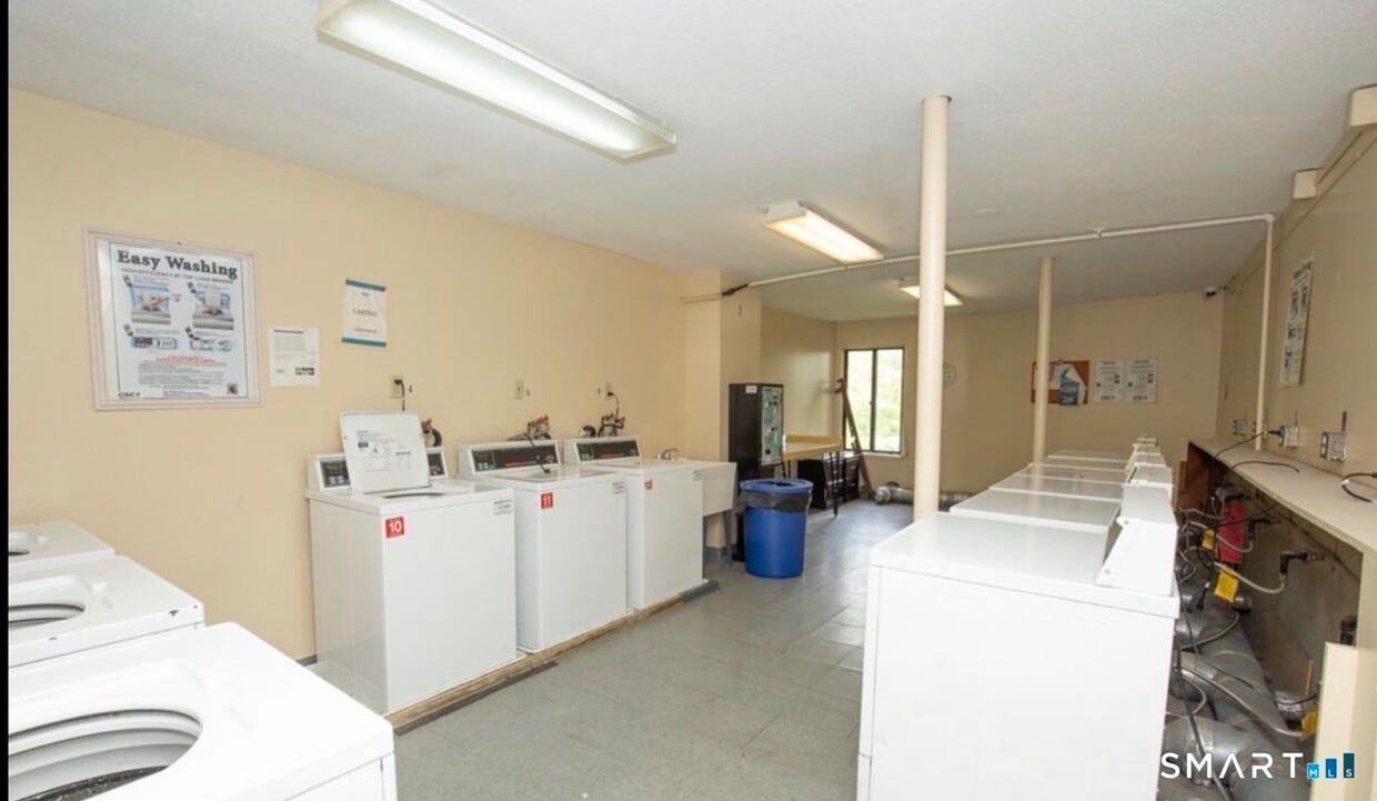 Building Photo - 2223 Cromwell Hills Dr