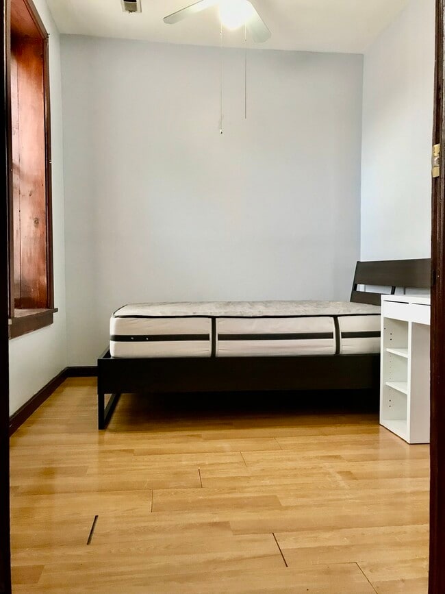 Foto del edificio - 940 W 31st Pl