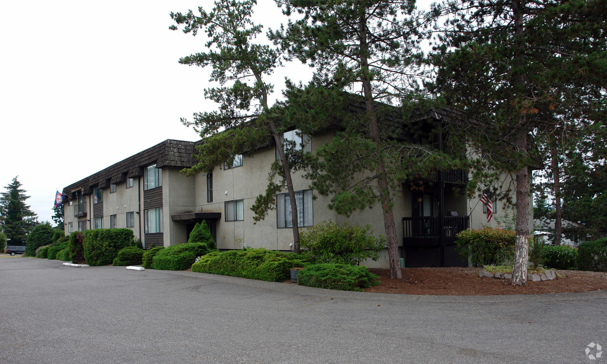 Building Photo - Camelot Apartments