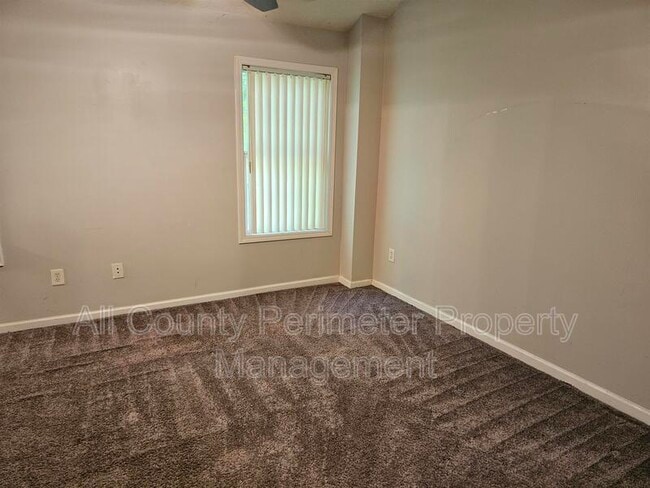 Building Photo - 4612 Grand Central Parkway