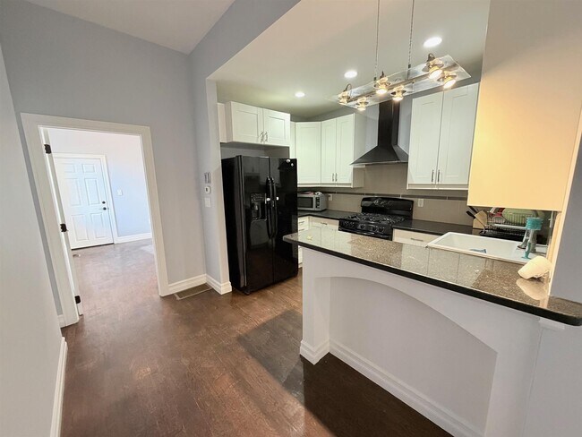 Foto del edificio - 8 Cross St E