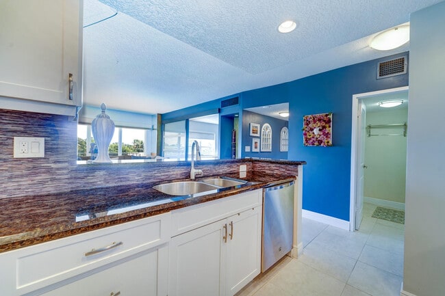 Building Photo - 2500 E Las Olas Blvd
