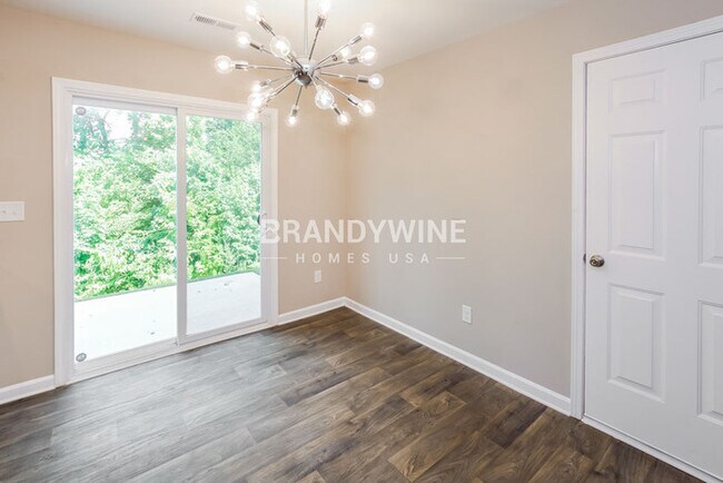 Building Photo - One and Half Month FREE Rent!