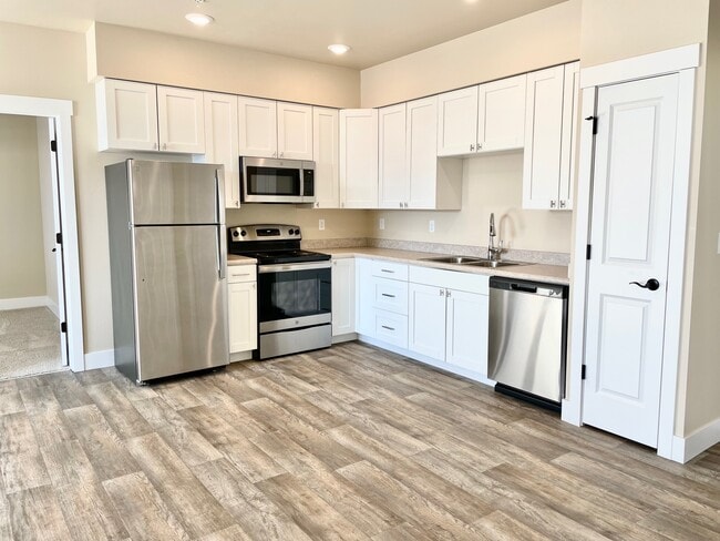 Building Photo - Grant Creek Village Apartments