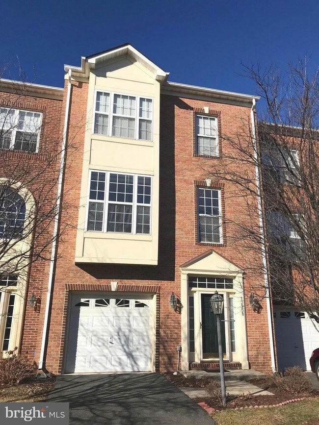 Building Photo - 12958 Park Crescent Cir