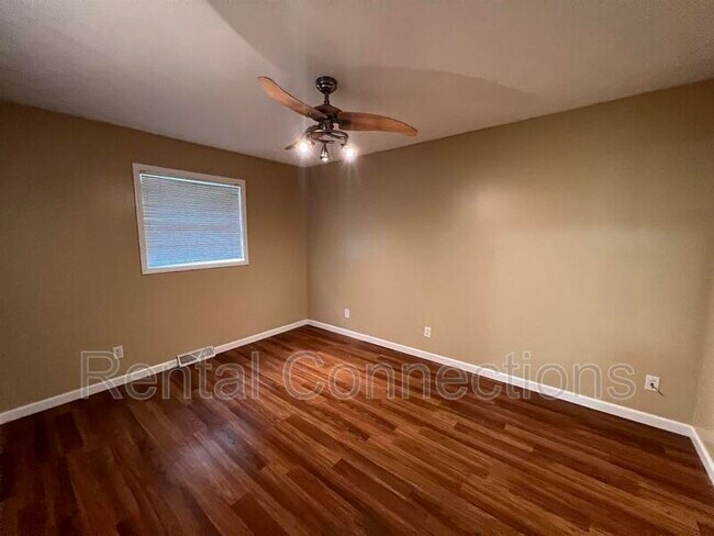 Building Photo - 1307 N McLaren St