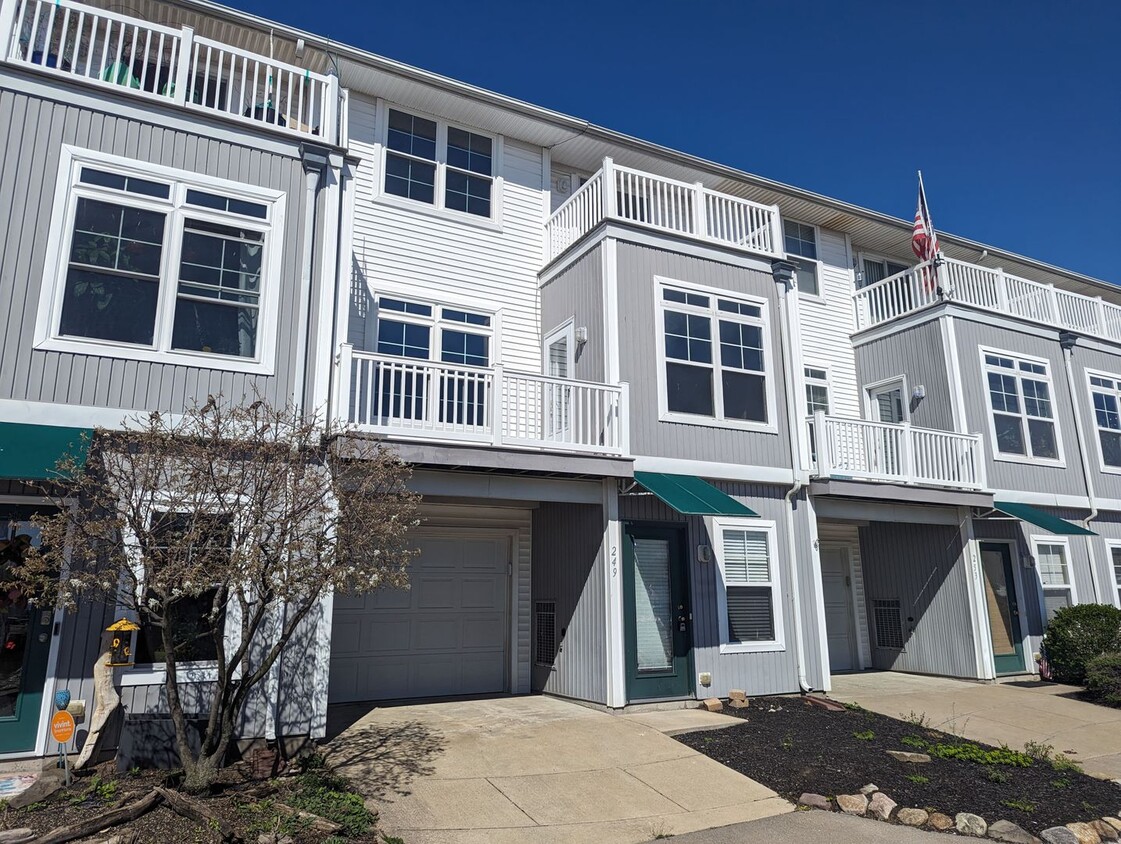 Primary Photo - Waterfront Harborwalk Townhome
