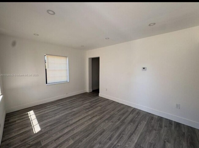 Foto del edificio - 10245 SW 170th Terrace