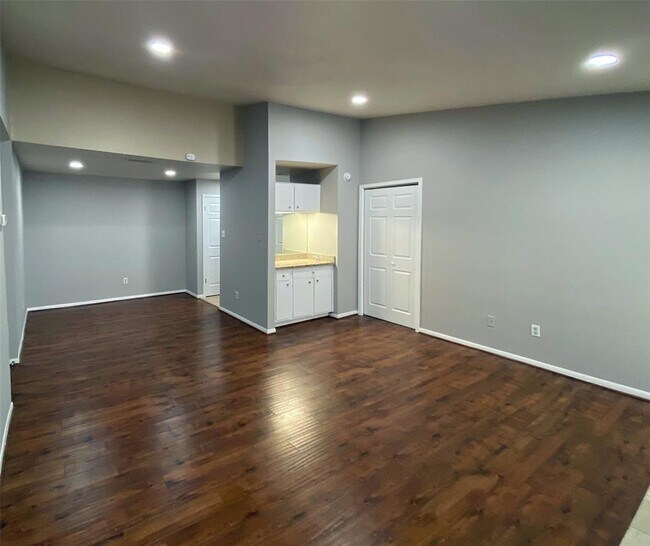 Foto del edificio - 2125 Augusta Dr