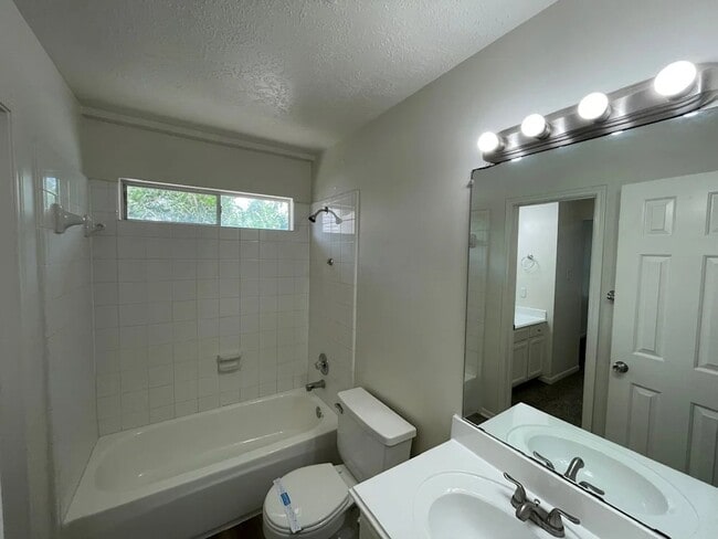 Building Photo - 6235 Sandy Hollow Dr