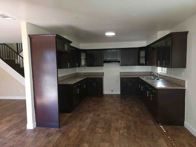 Foto del edificio - 1334 W 62nd St