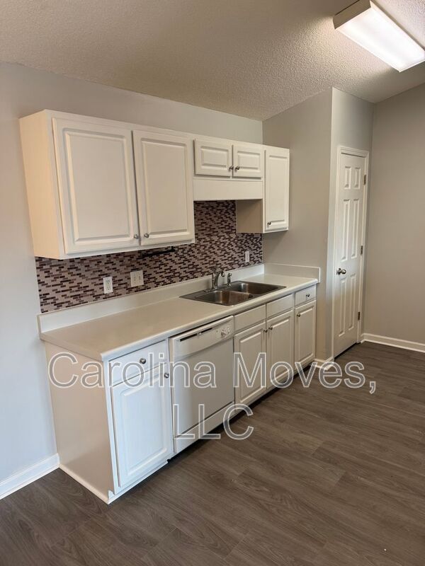 Foto del edificio - 107 Pelham Square Way