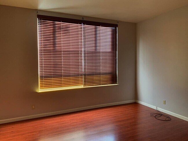 Foto del edificio - 2220 Pine St