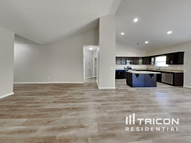 Building Photo - 220 Jocelyn Dr