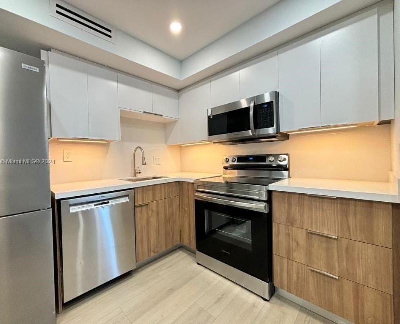 Photo - 1050 SE 15th St