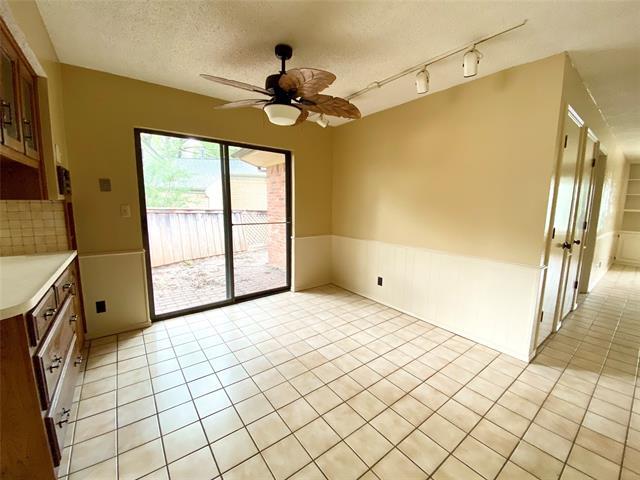 Building Photo - 223 Woodcrest Dr