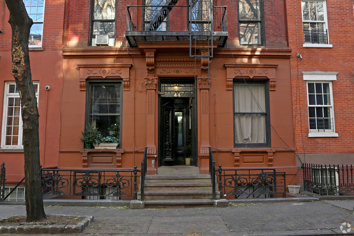 Foto del edificio - 44 Perry St