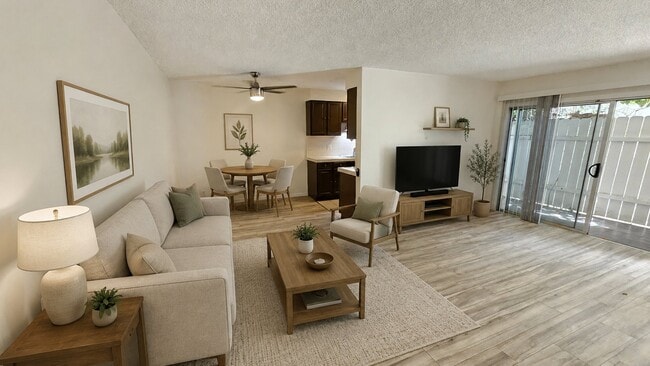Photo - 2130 N Beachwood Dr Apartment