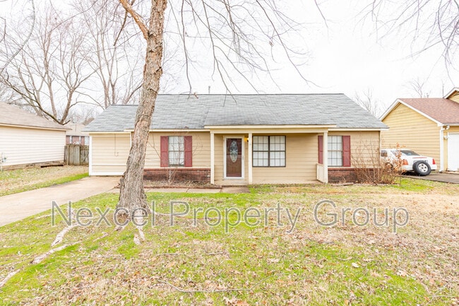 Photo - 10152 Yates Dr., House