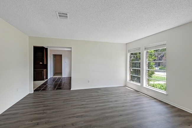 Foto del edificio - 2326 Turtle Creek Dr