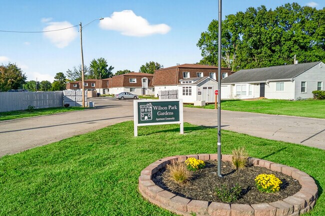 Building Photo - 2730 Center St