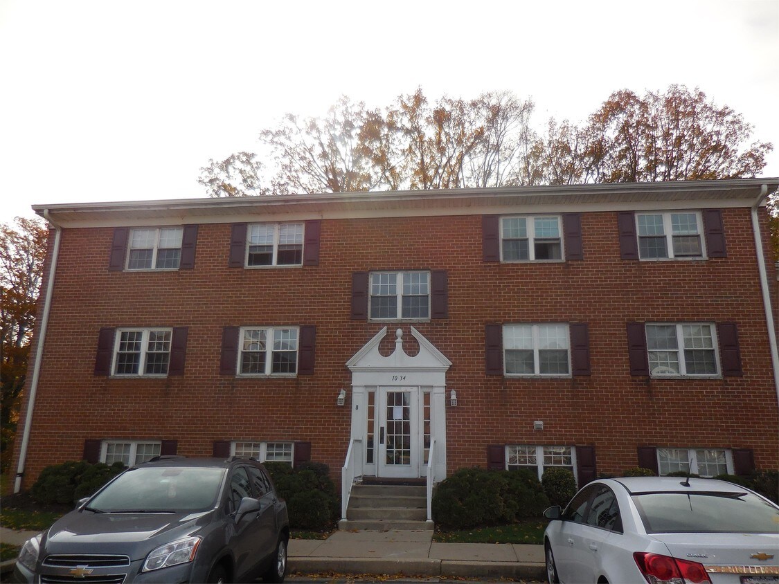 Primary Photo - 1034 Chesapeake Dr