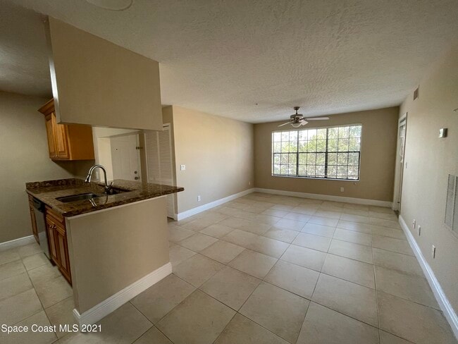 Foto del edificio - 7667 N Wickham Rd