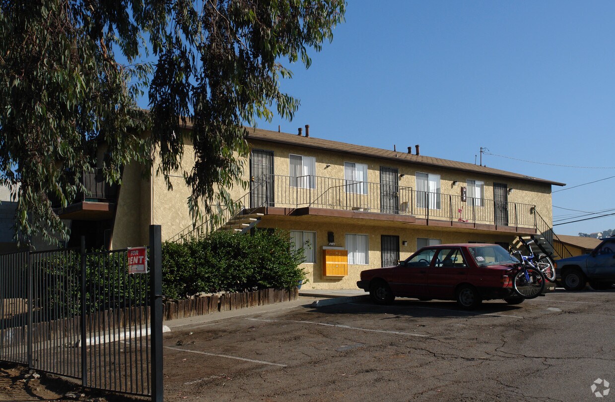 Foto del edificio - 835 Grand Ave