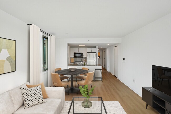 Paquete I renovado: comedor y sala de estar con pisos de superficie dura - Avalon Riverview