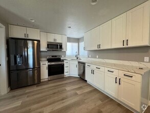 Building Photo - 11870 Chesapeake Dr