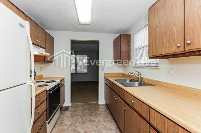 Foto del edificio - 6477 Rolling Glen Dr