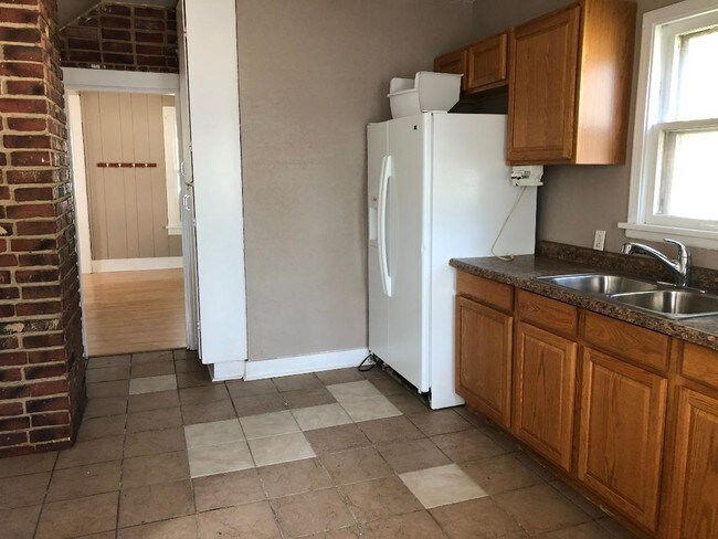 Foto del edificio - 7120 S Washington St