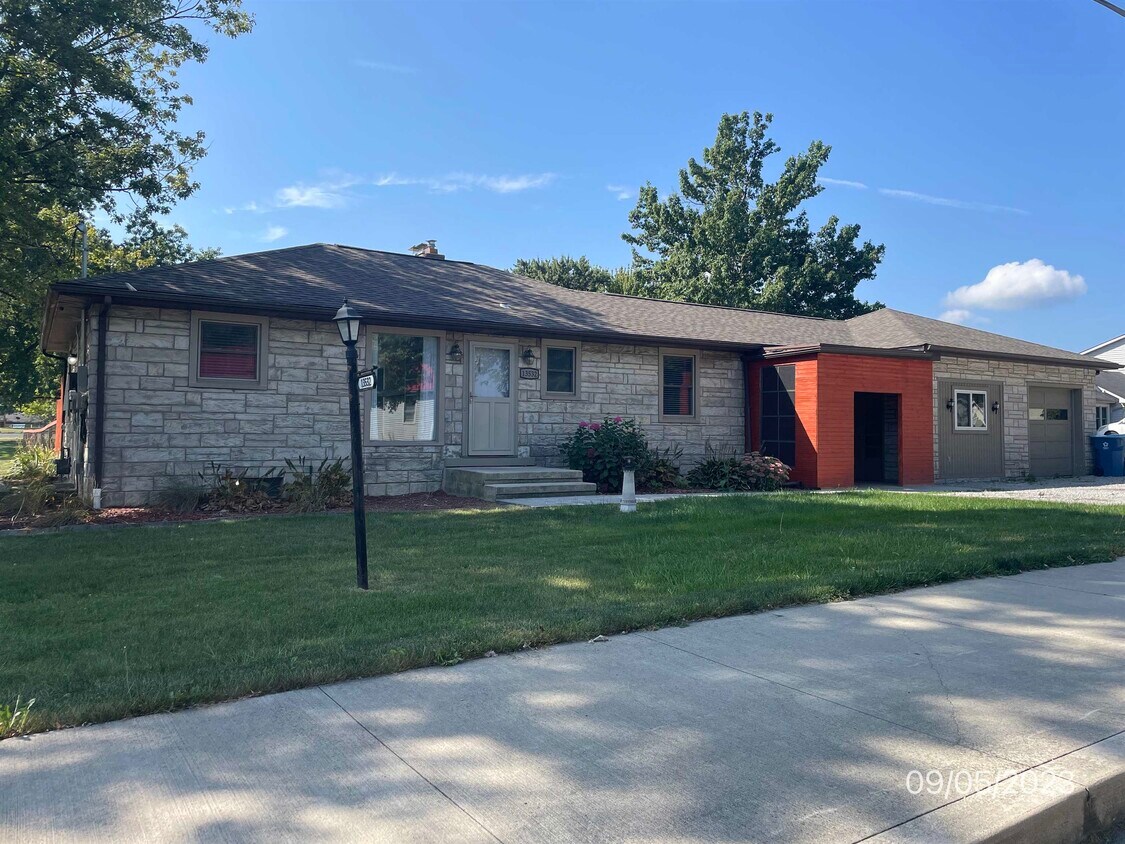 Foto principal - 13532 3rd St