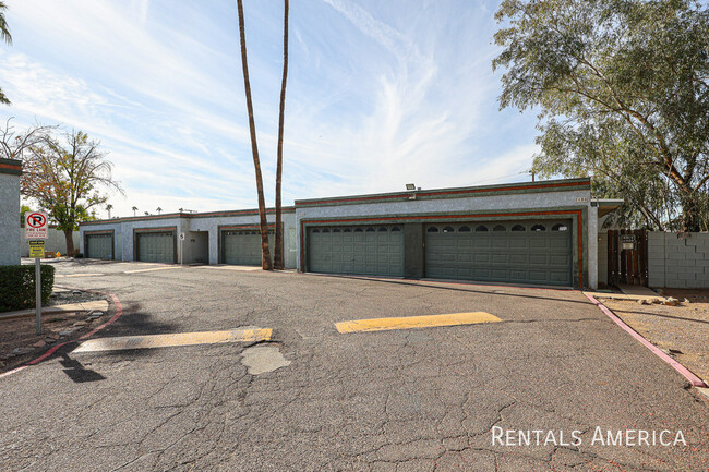 Building Photo - 7152 N 63rd Dr