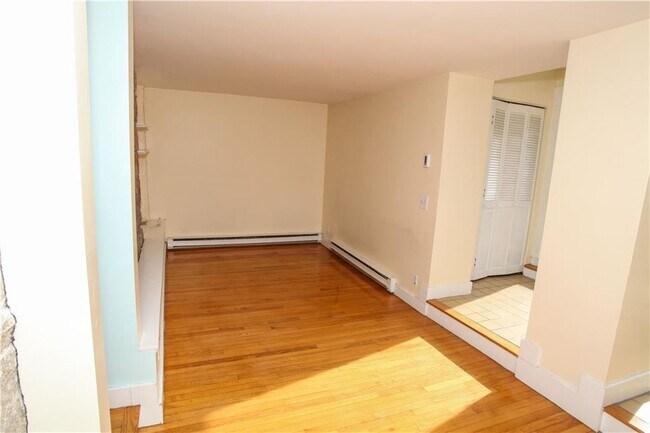 Building Photo - 75 Pelham St