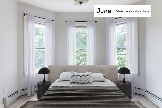 Private bedroom in 3 bed/1 bath Home - Private bedroom in 3 bed/1 bath Home