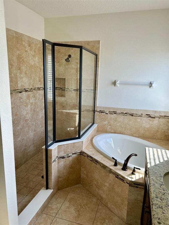 Foto del edificio - 8818 Tropical Palm Dr