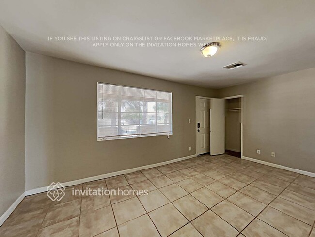 Foto del edificio - 8222 N 30th Dr