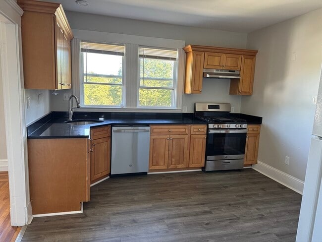 Building Photo - 21 Grafton Ave