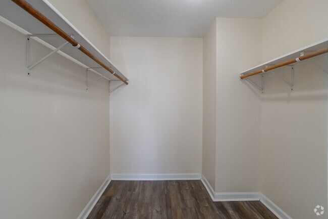 2 habitaciones, 1 baño - 1000 pies cuadrados - Vestidor - Windjammer Apartments