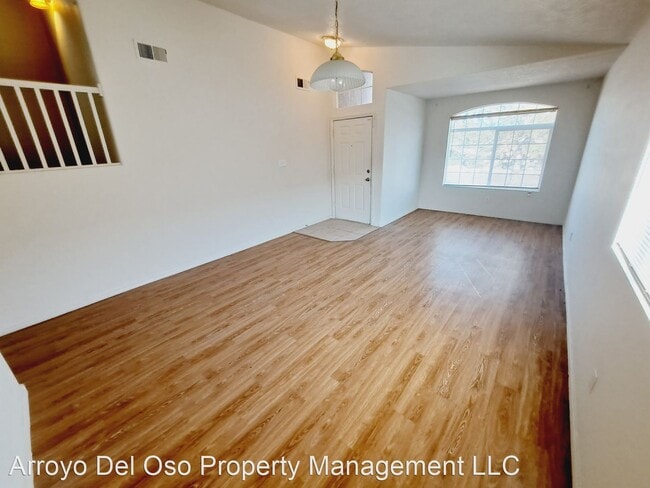 Foto del edificio - 3 br, 2.5 bath House - 3061 Desert Sage Av...