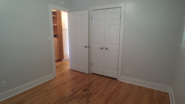 Foto del edificio - 2216 N Berkshire Rd