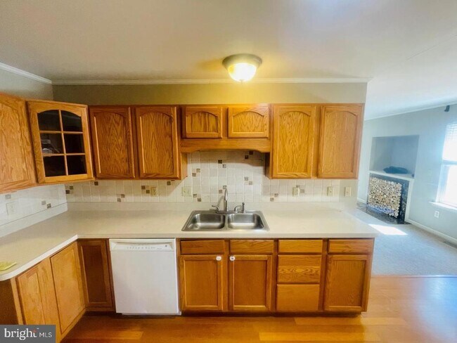 Foto del edificio - 711 Yorktown Blvd