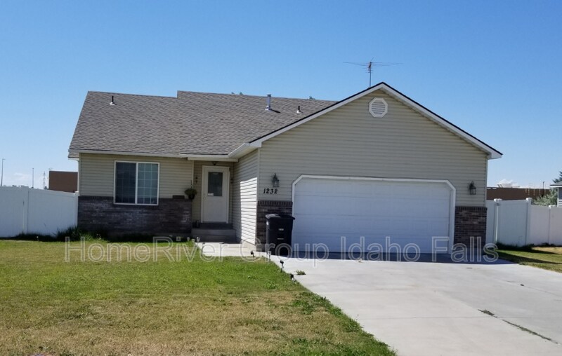 Primary Photo - 1232 Curlew Dr