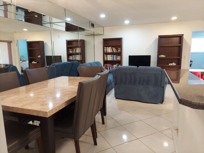 Foto del edificio - 14895 Builtmore Way