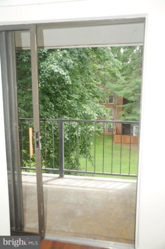 Building Photo - 830 Quince Orchard Blvd